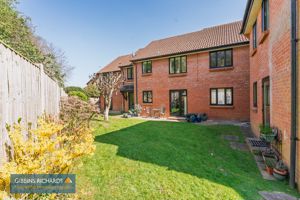 Communal Gardens- click for photo gallery